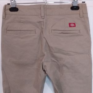 Women's Dickies Slim Fit Work Pant Size 4R New with out tags